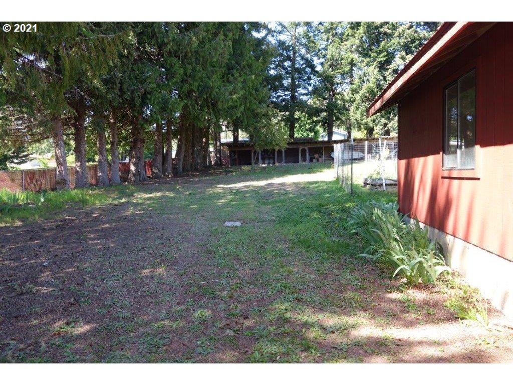828 Northwest Loop Road White Salmon, WA 98672 - Photo 29 of 32 Gallery Image 29