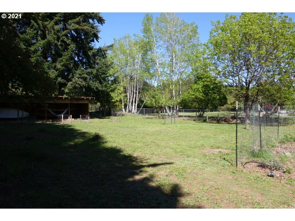 828 Northwest Loop Road White Salmon, WA 98672 - Photo 31 of 32 Gallery Image 31