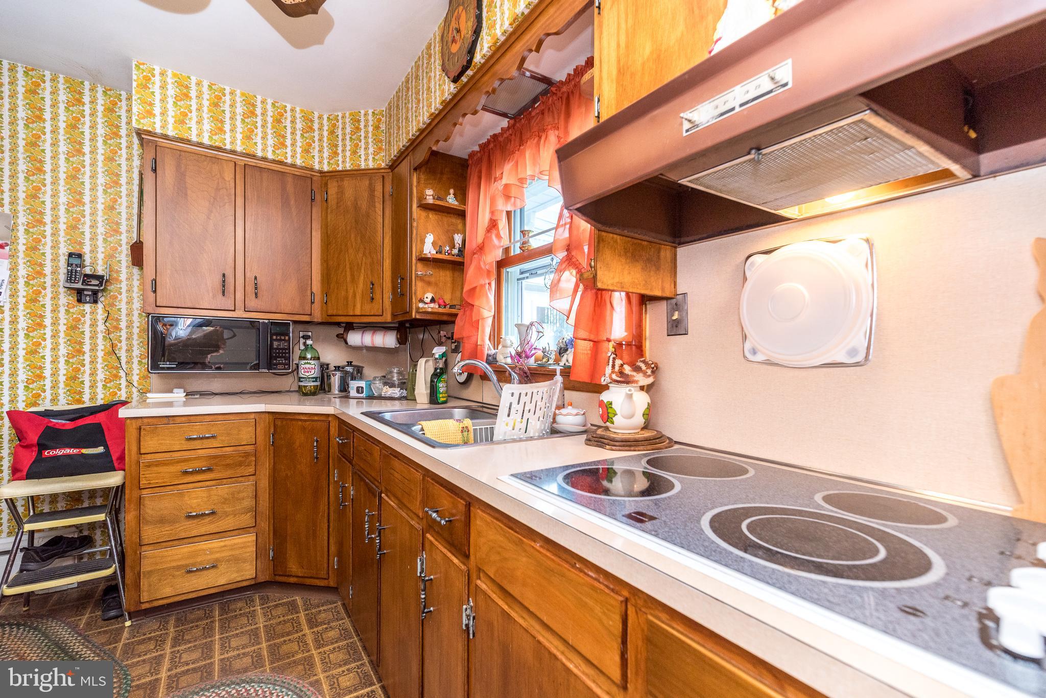 29 West Creamery Road Quakertown, PA 18951 - Photo 15 of 56 Electric Cook top