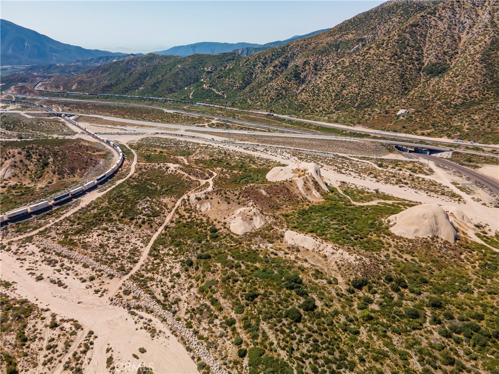 4292 Davis Ranch Road Phelan, CA 92371 - Photo 5 of 28