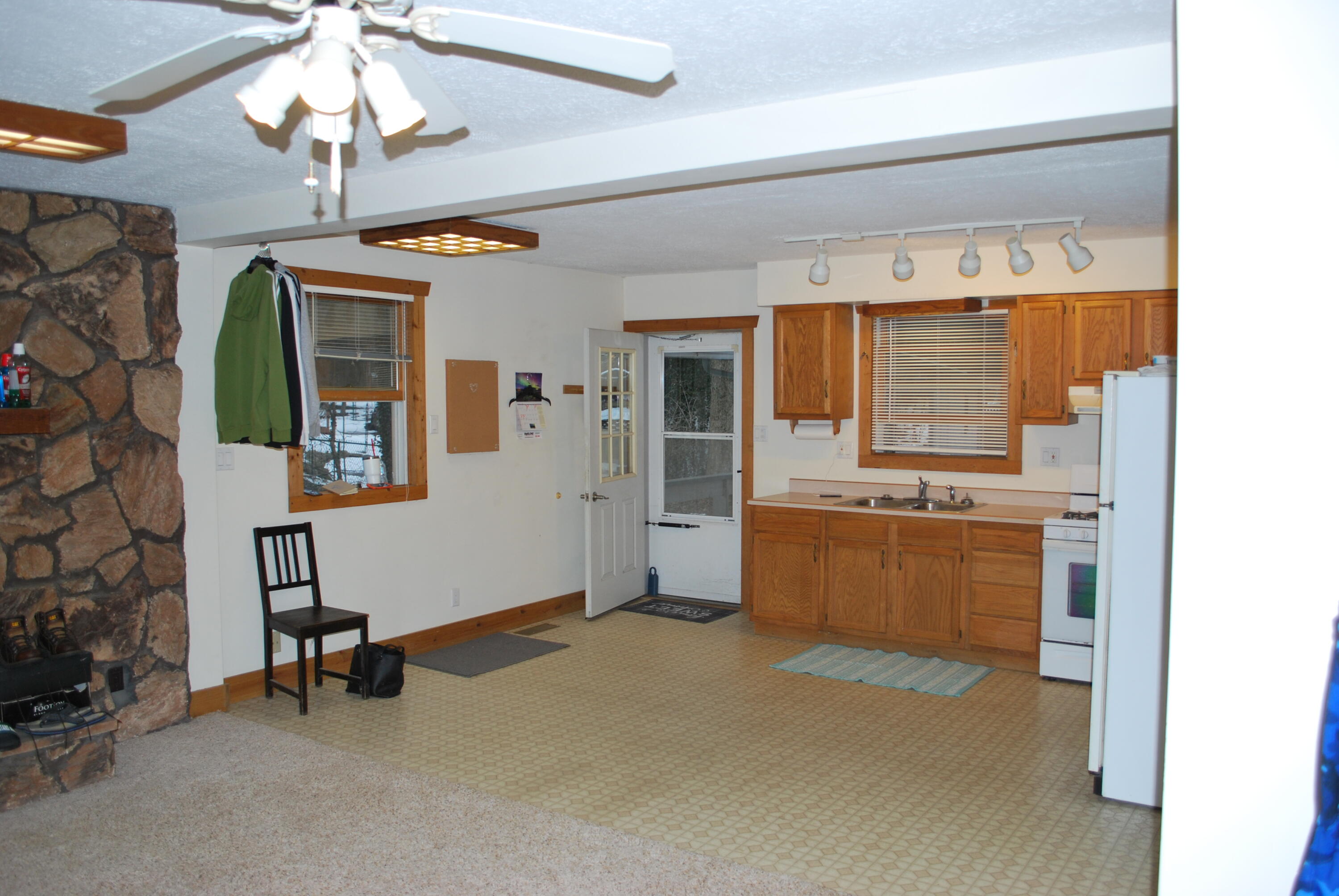 5116 Pier Road Coloma, MI 49038 - Photo 8 of 29 2022 0216 5116 Pier Rd (4)