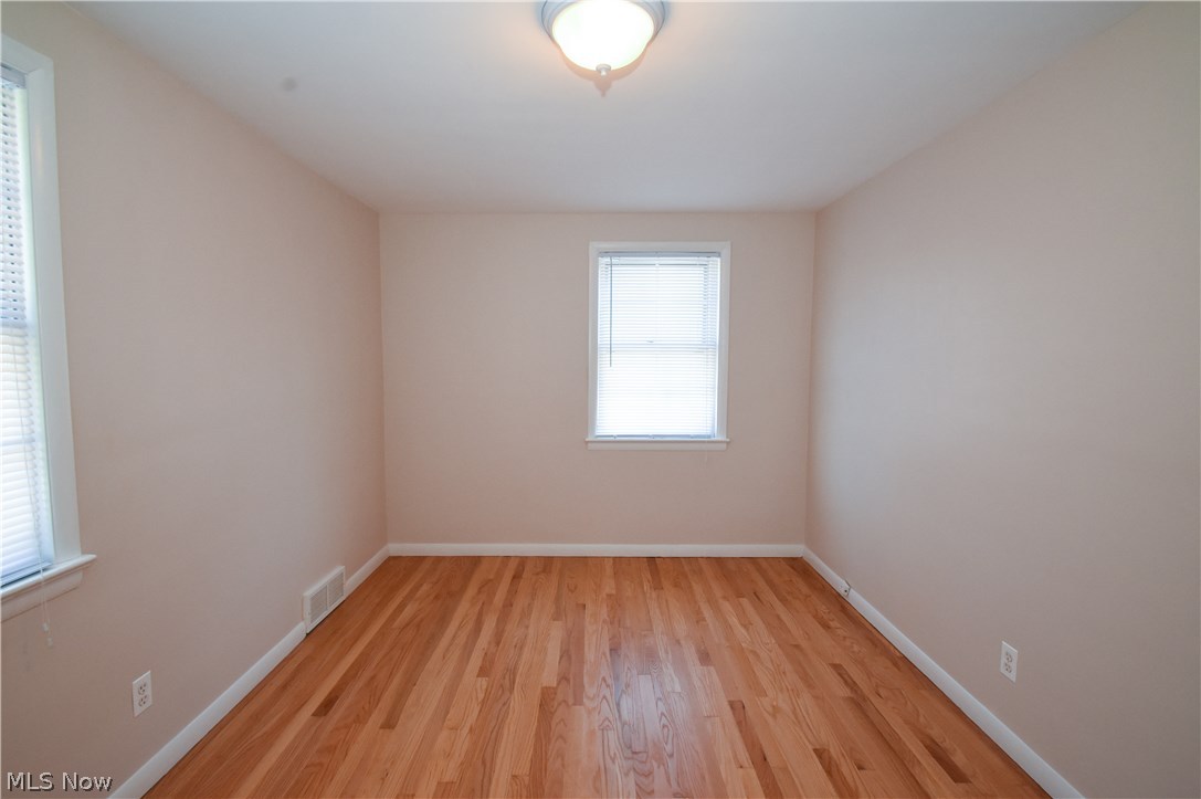4033 Corwin Road Cleveland, OH 44121 - Photo 20 of 25