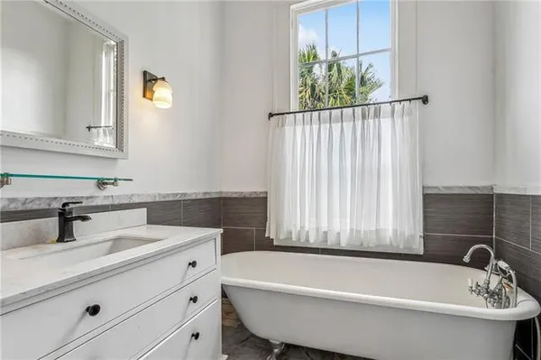 $1,895,000 | 2817 Chestnut Street, New Orleans, LA 70115