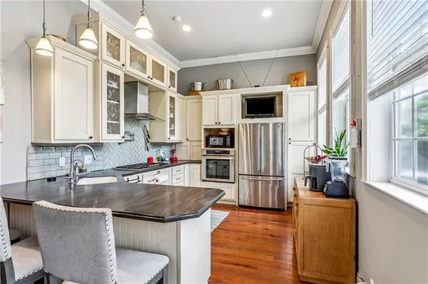 $1,895,000 | 2817 Chestnut Street, New Orleans, LA 70115