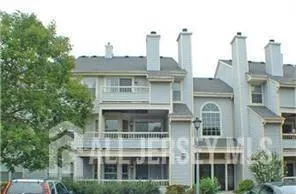 a large building with a lot of windows