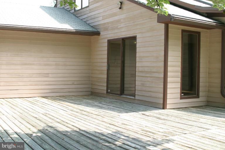 11109 Farm Road Great Falls, VA 22066 - Photo 18 of 26 Deck - View from