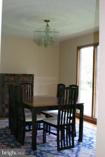 11109 Farm Road Great Falls, VA 22066 - Photo 23 of 26 Dining Room