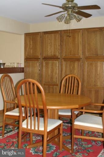 11109 Farm Road Great Falls, VA 22066 - Photo 7 of 26 Breakfast Area