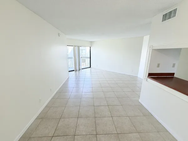 $1,500 | 1750 North Congress Avenue, Unit 410, West Palm Beach, FL 33401