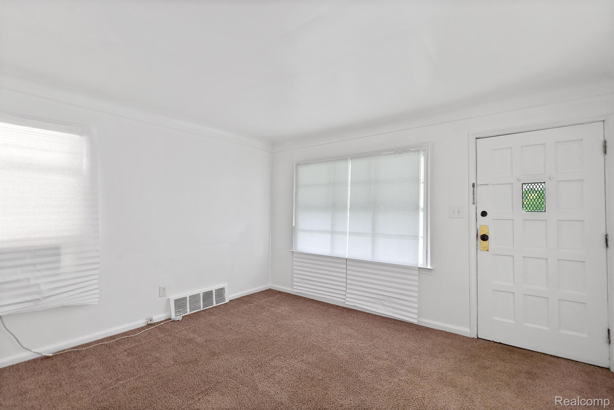 8311 Burt Road Detroit, MI 48228 - Photo 8 of 25 Gallery Image 8