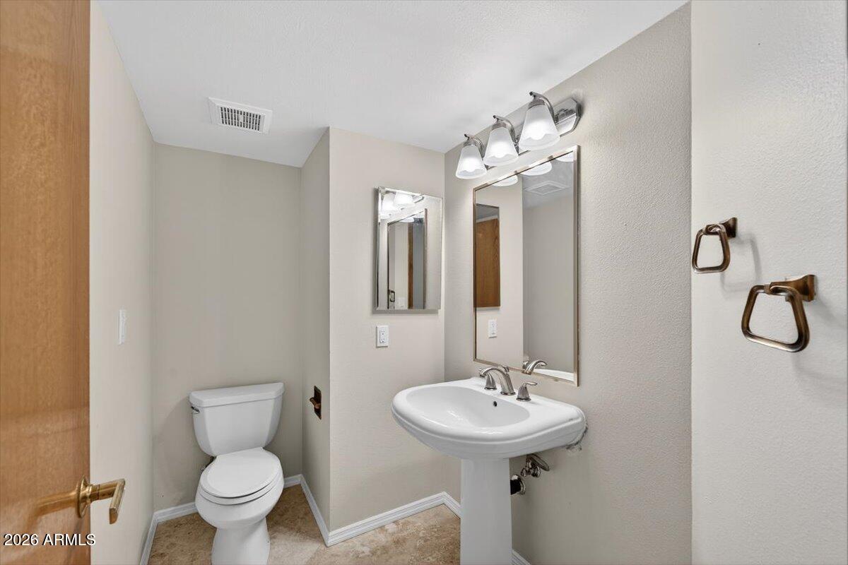 5750 North 10th Street, Unit 5 Phoenix, AZ 85014 - Photo 5 of 37 06-A747026