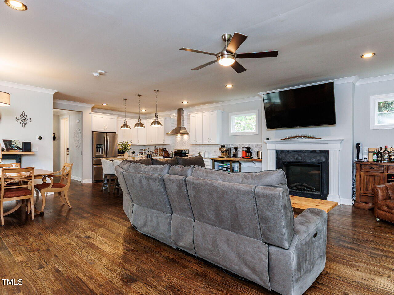 802 Lynn Road Durham, NC 27703 - Photo 16 of 41 014-1280x960-living-room