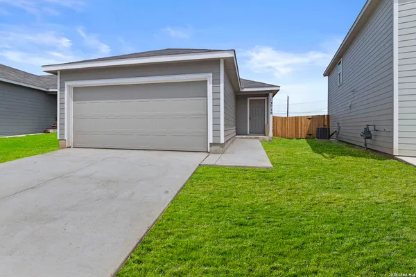 $219,500 | 13039 Lake Fryer, St. Hedwig, TX 78152