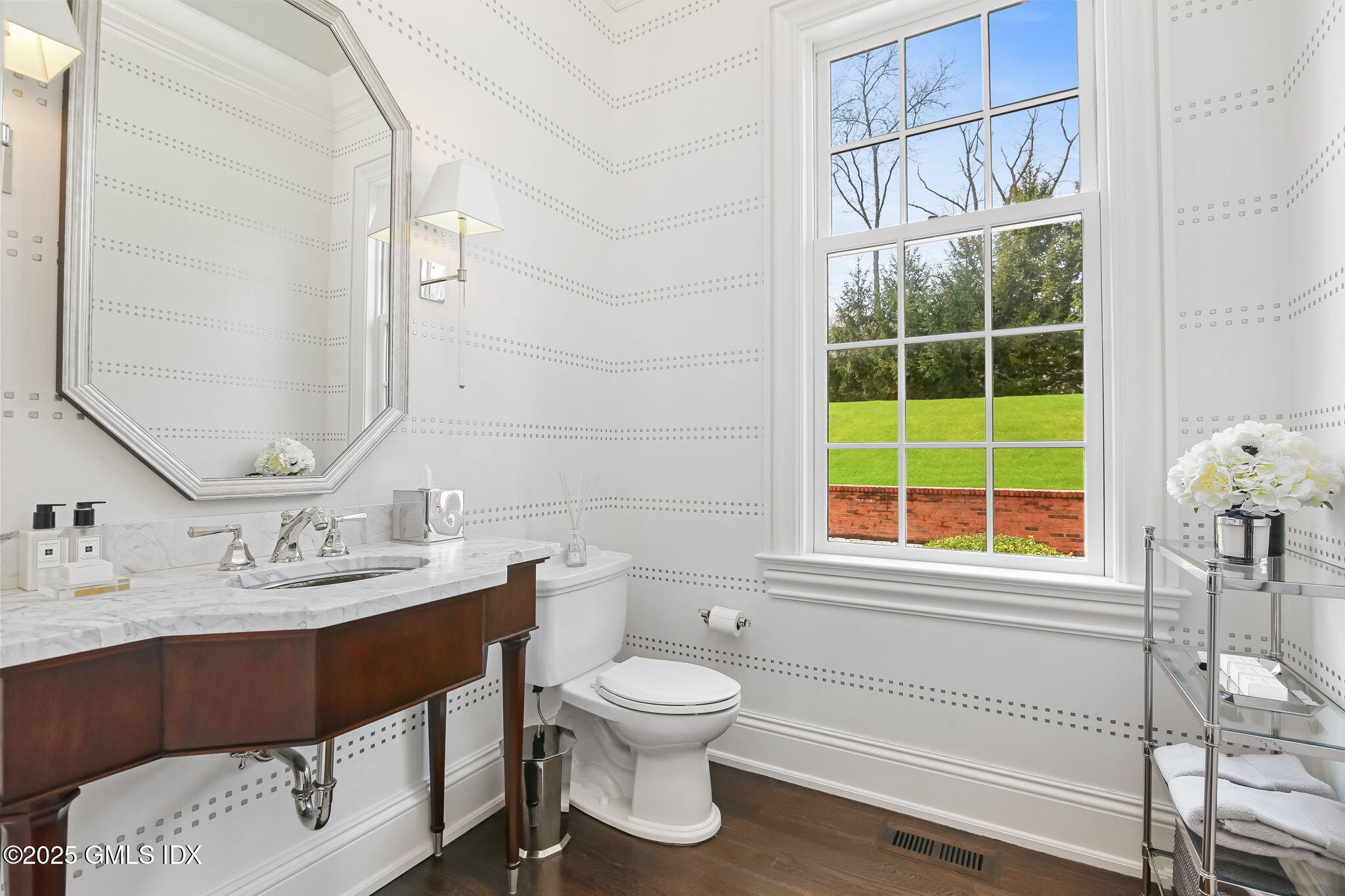26 Taconic Road Greenwich, CT 06830 - Photo 6 of 67 Powder Room