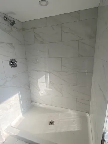 $2,700 | 8046 South Manistee Avenue, Unit 2, Chicago, IL 60617