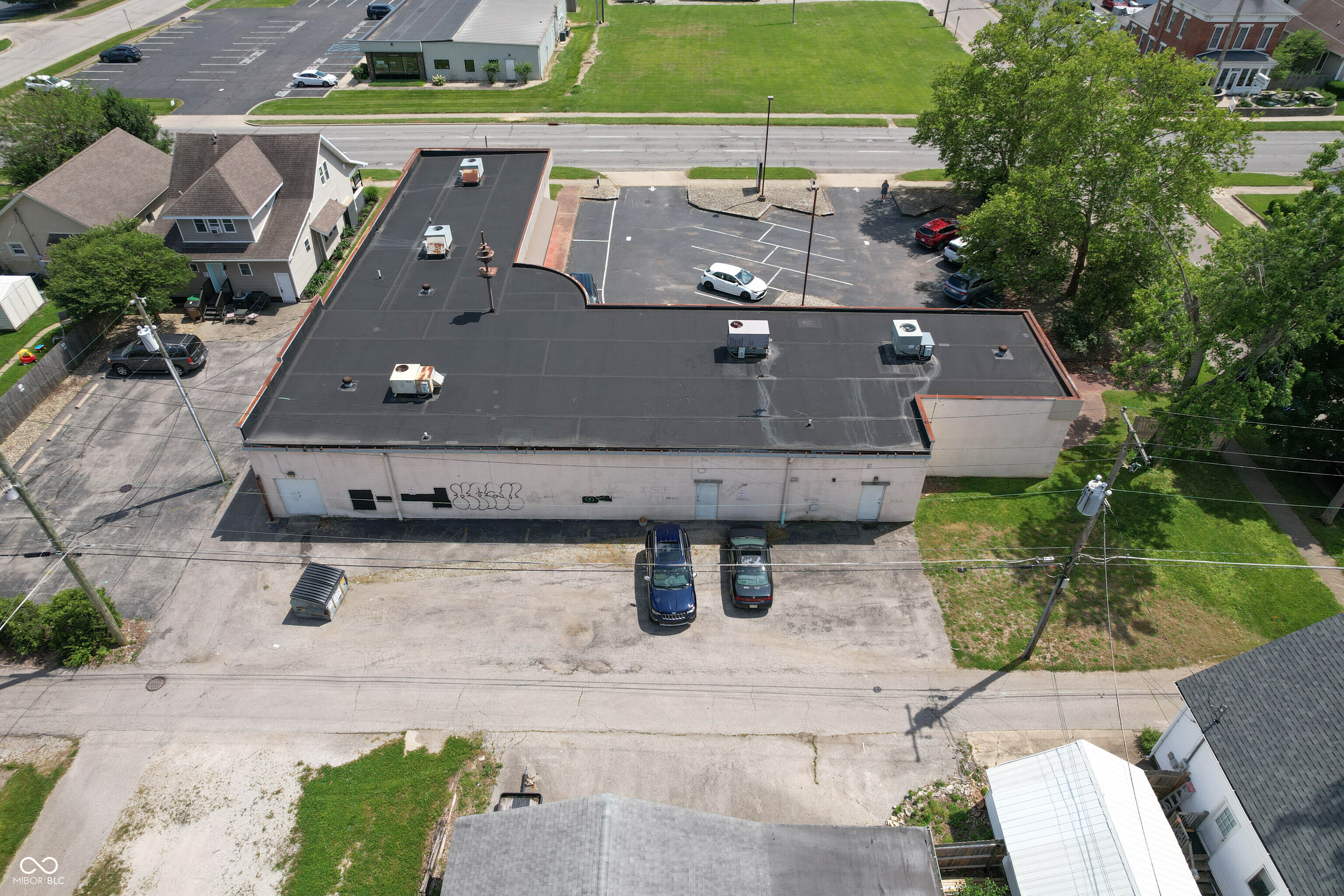 808 3rd Street Columbus, IN 47201 - Photo 4 of 9