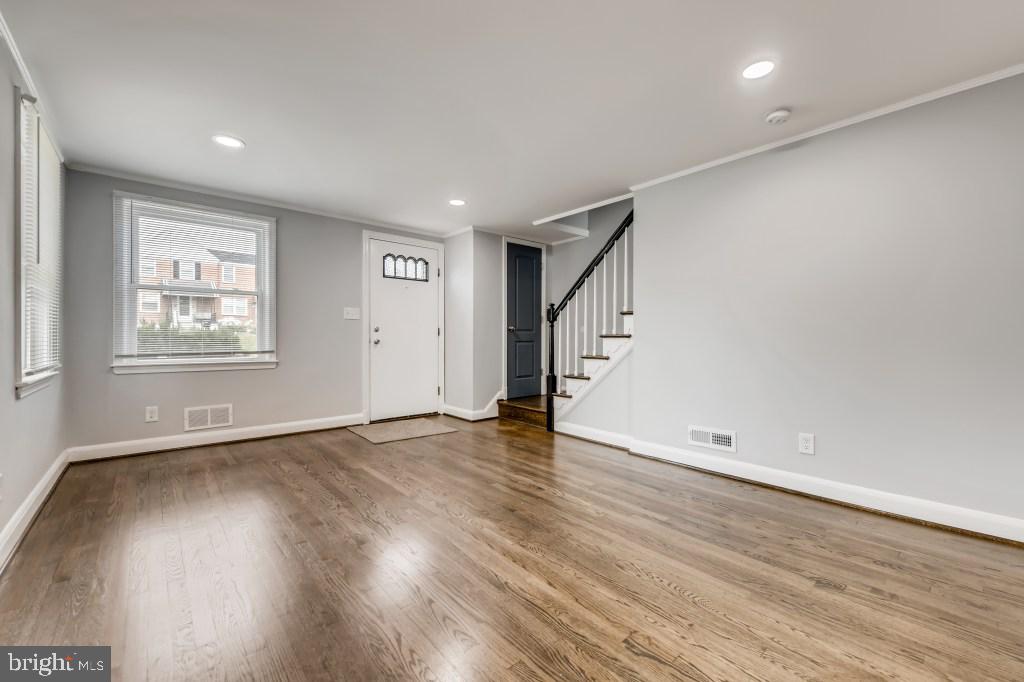 731 South Woodington Road Baltimore, MD 21229 - Photo 11 of 46 Gallery Image 11