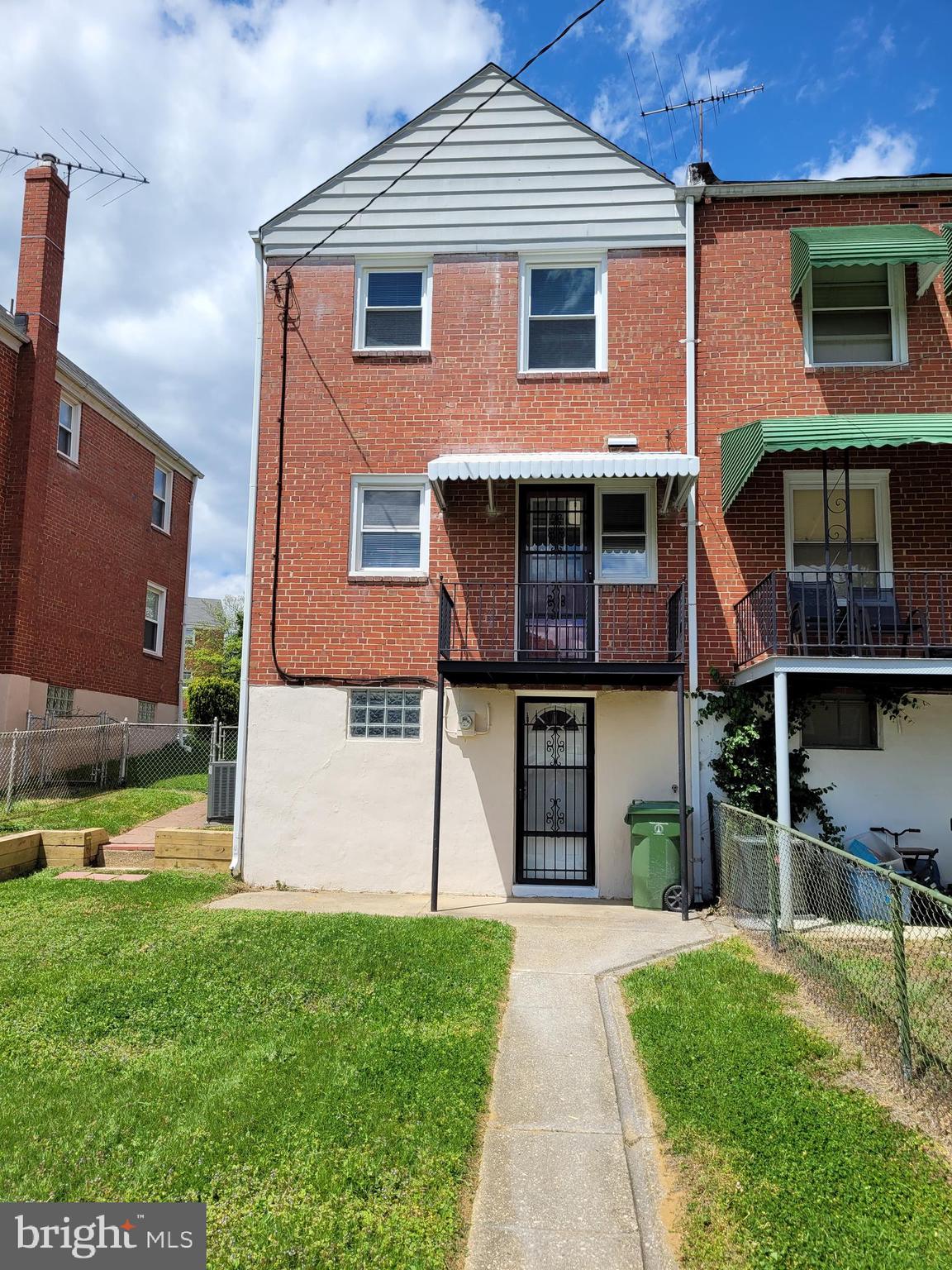 731 South Woodington Road Baltimore, MD 21229 - Photo 5 of 46 Gallery Image 5