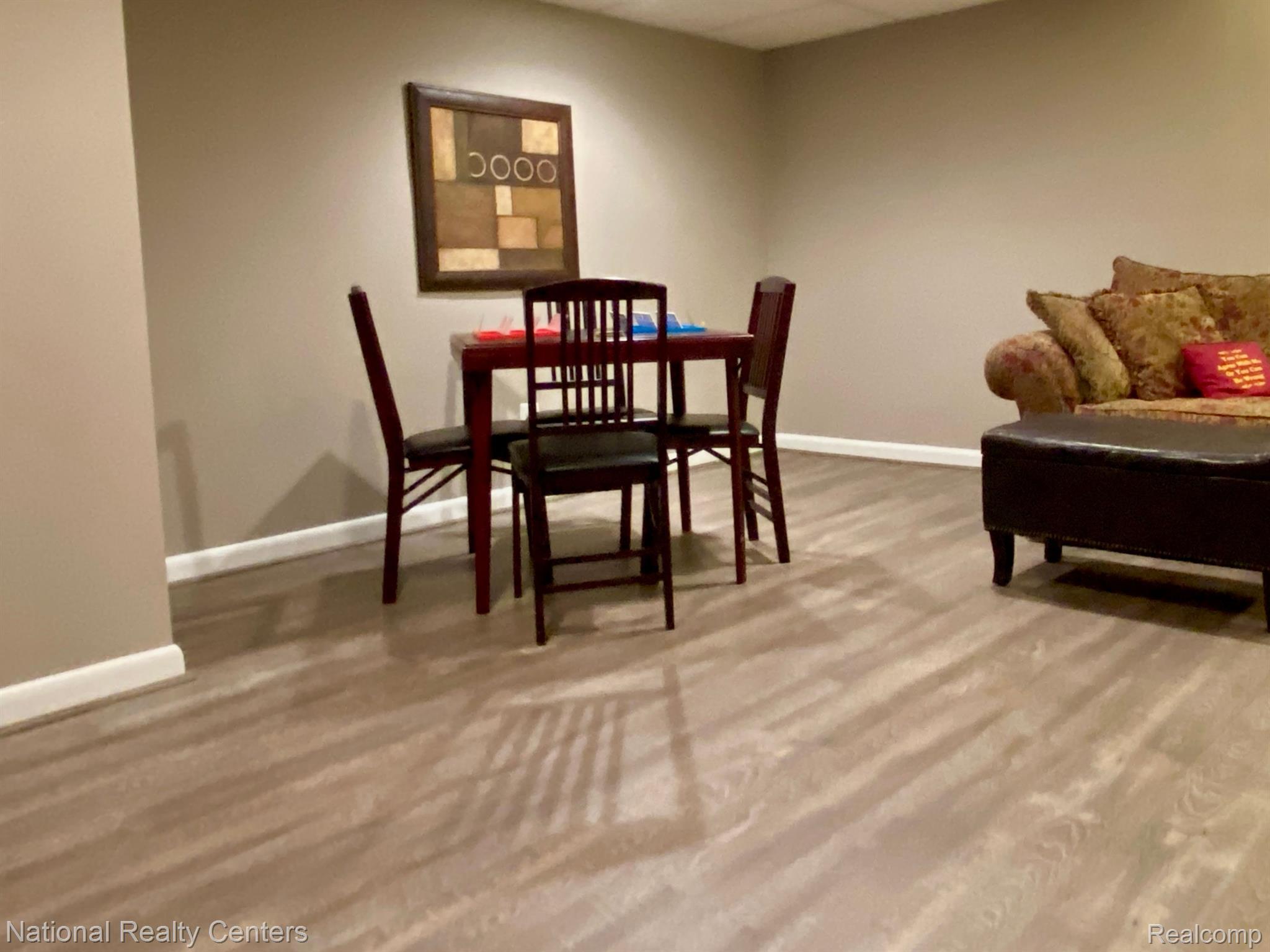 4199 Oak Tree Circle Rochester, MI 48306 - Photo 33 of 47 18x16 Flex/Game Rm