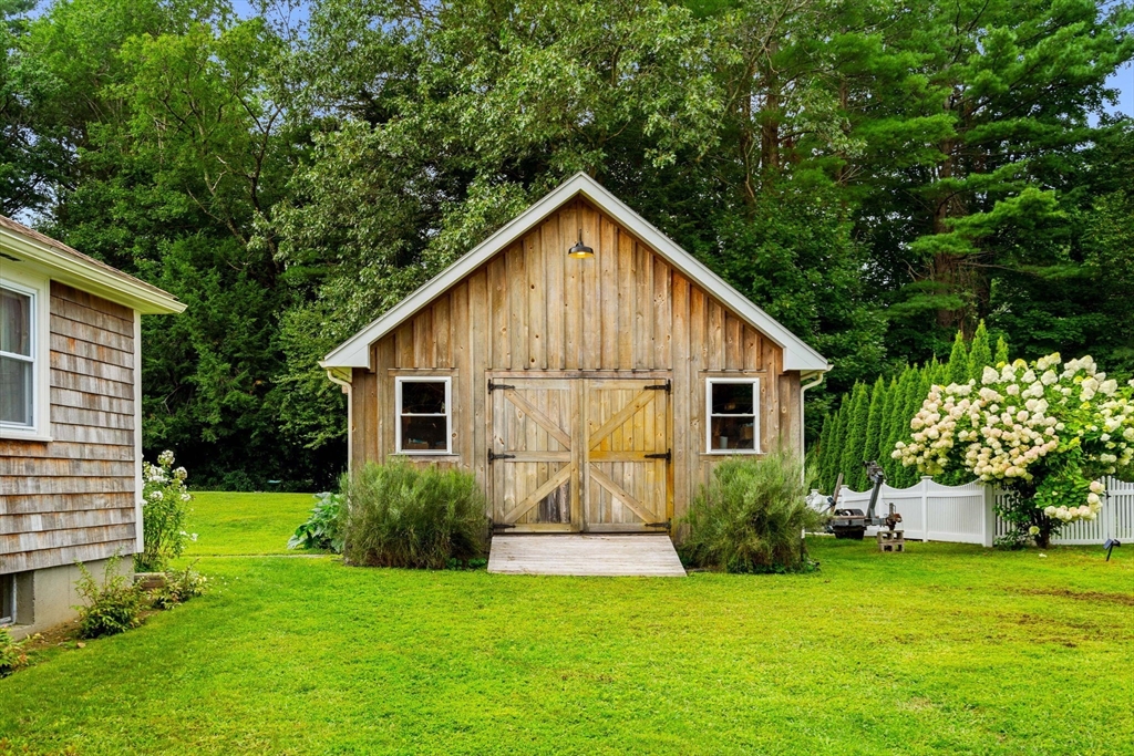 19 Forrest Road Topsfield, MA 01983 - Photo 28 of 39 a view of a house with backyard and garden