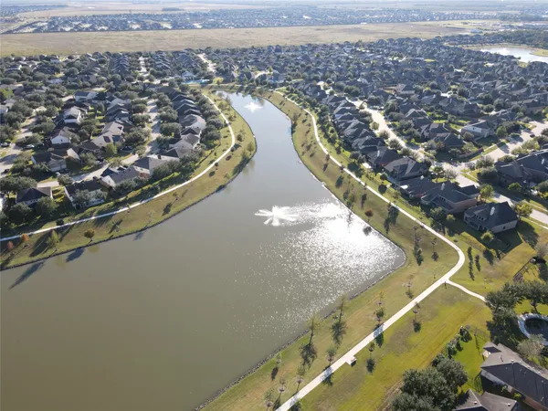 $535,000 | 518 Honeysuckle Vine Drive, Rosenberg, TX 77469