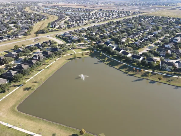 $535,000 | 518 Honeysuckle Vine Drive, Rosenberg, TX 77469