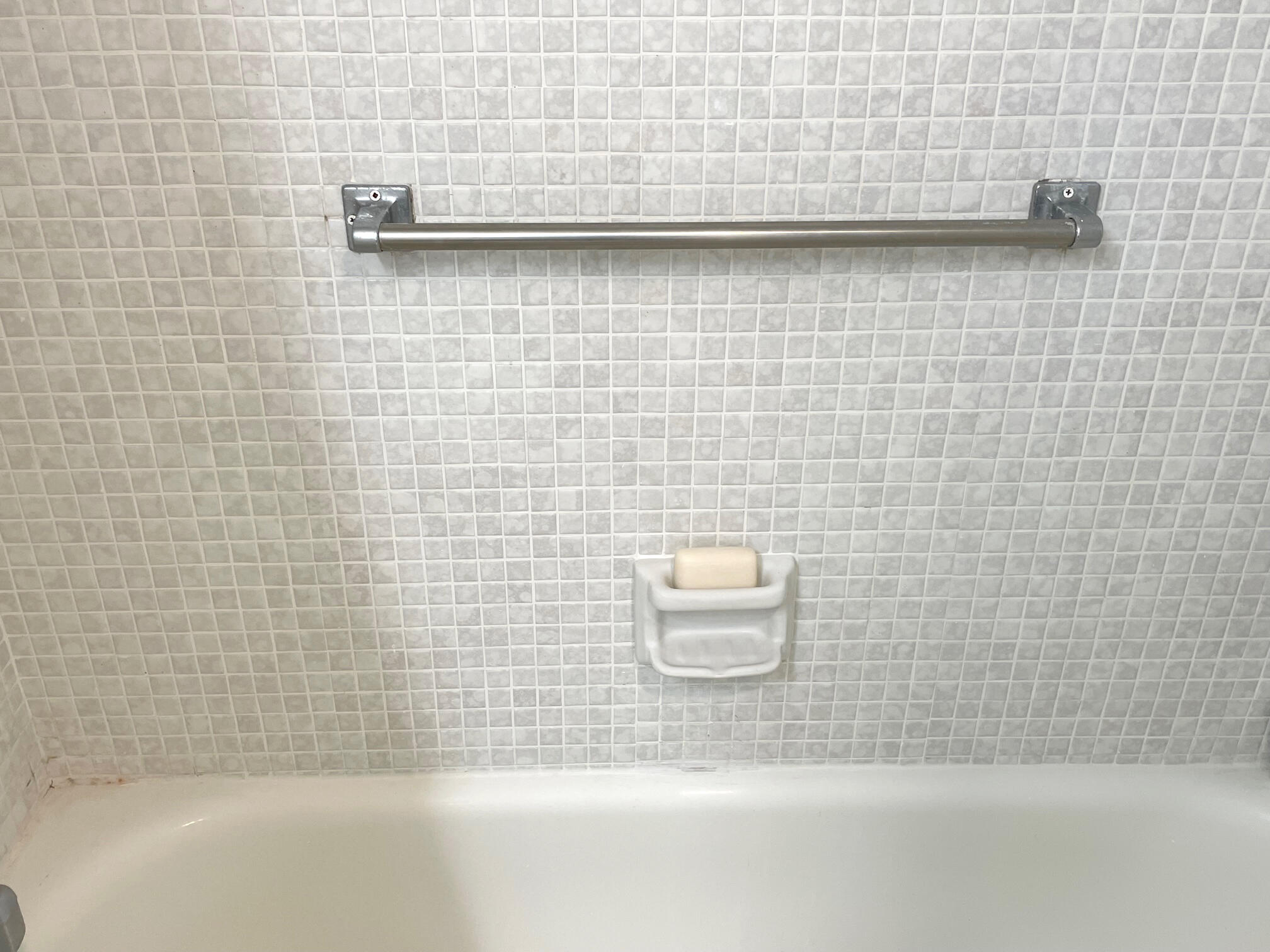171 Suffolk F, Unit 171 Boca Raton, FL 33434 - Photo 18 of 21 a bathroom with a shower