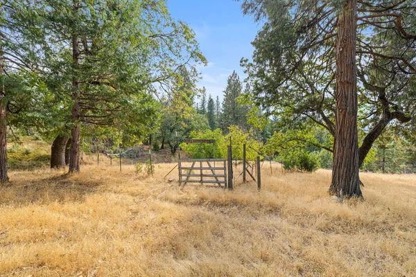 $515,000 | 8061 Happy Valley Road, Somerset, CA 95684