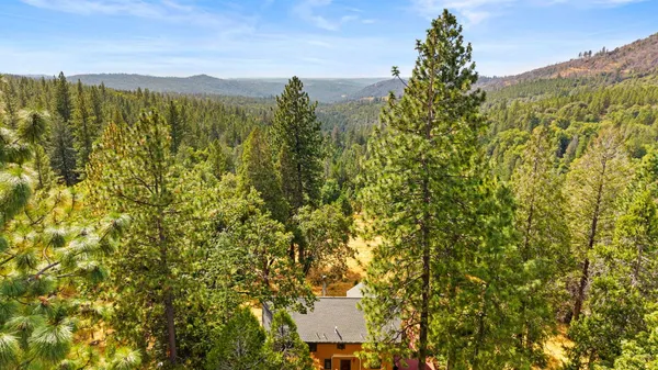 $515,000 | 8061 Happy Valley Road, Somerset, CA 95684