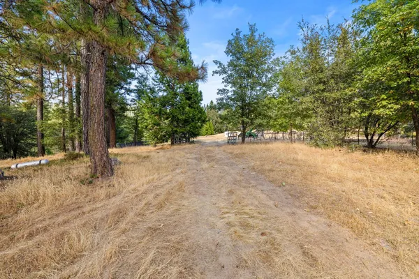 $515,000 | 8061 Happy Valley Road, Somerset, CA 95684