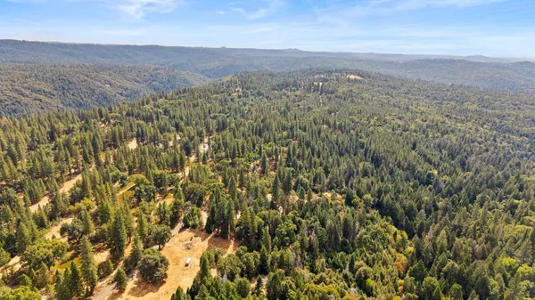 $515,000 | 8061 Happy Valley Road, Somerset, CA 95684