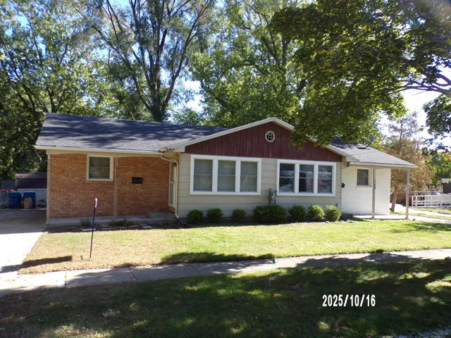 $1,500 | 210 North Division Street, Spring Lake, MI 49456