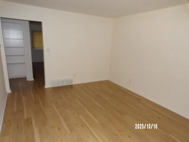 $1,500 | 210 North Division Street, Spring Lake, MI 49456