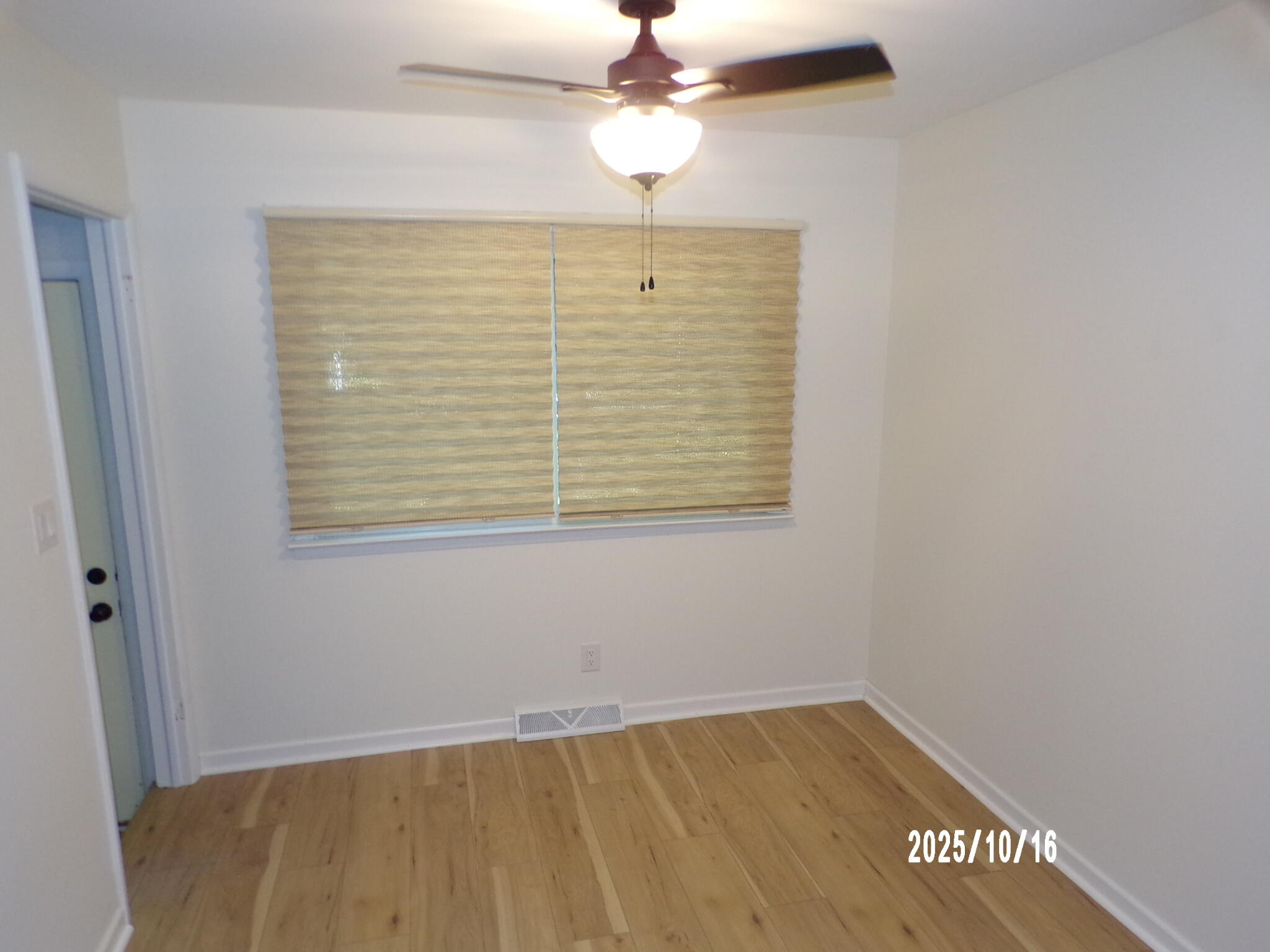 210 North Division Street Spring Lake, MI 49456 - Photo 10 of 13 107_9253