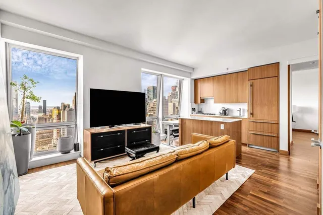 $1,450,000 | 400 5th Avenue, Unit 42G | Midtown South
