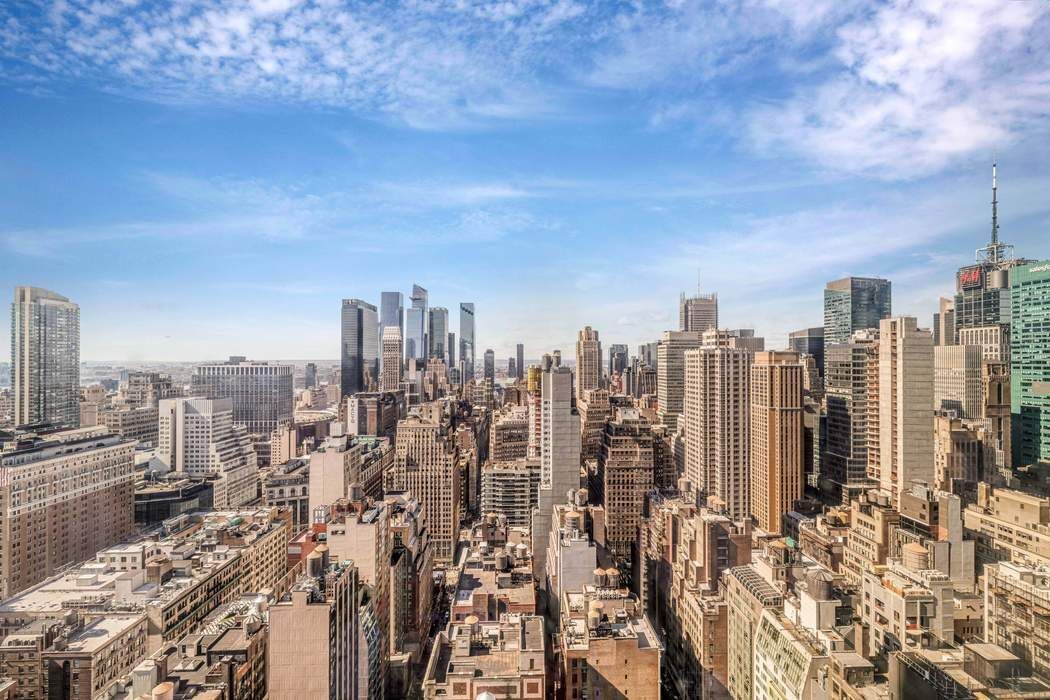 400 5th Avenue, Unit 42G Manhattan, NY 10018 - Photo 3 of 8