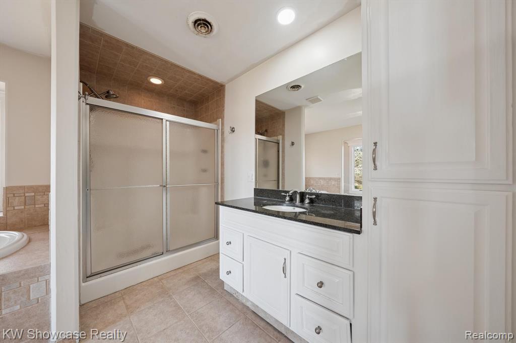 1112 West Cook Road Grand Blanc, MI 48439 - Photo 27 of 63 Gallery Image 27
