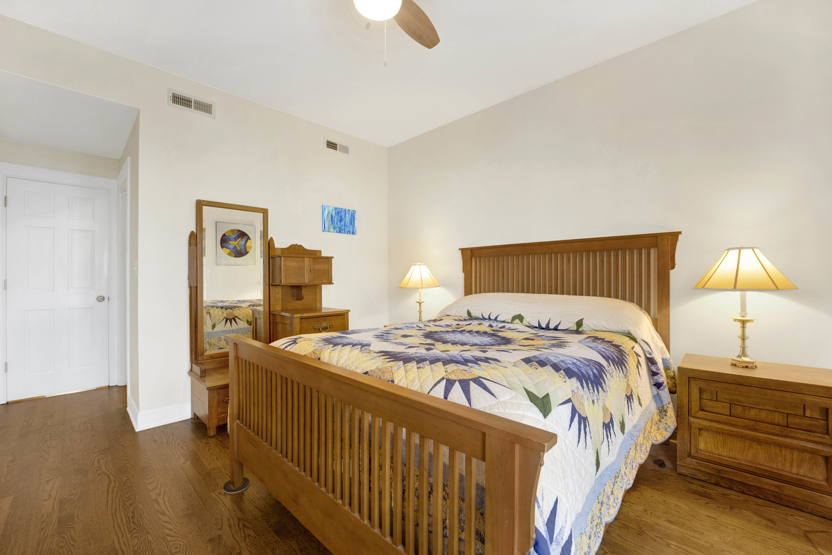 1350 West Rosedale Avenue, Unit 2 Chicago, IL 60660 - Photo 15 of 22 Gallery Image 15