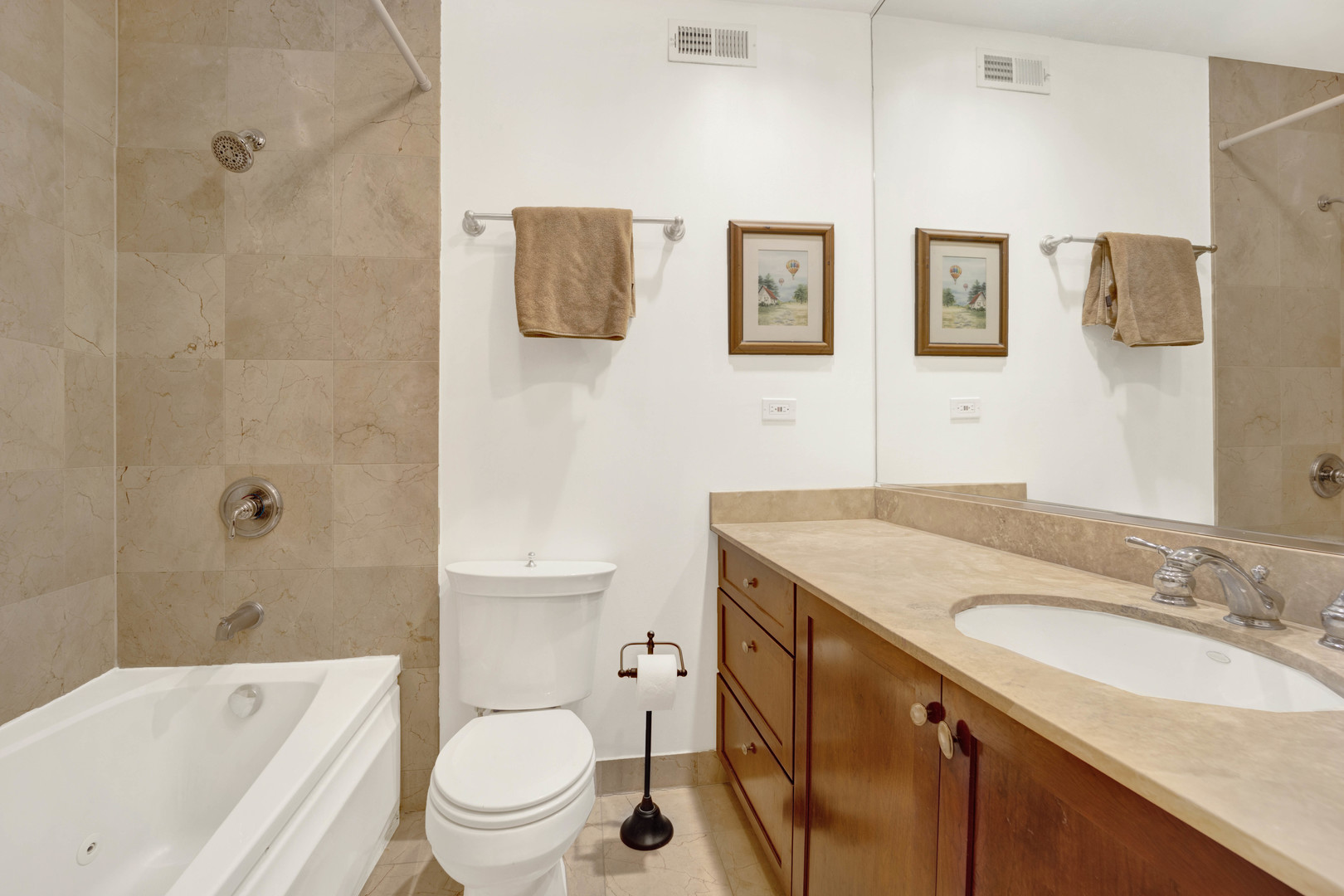 1350 West Rosedale Avenue, Unit 2 Chicago, IL 60660 - Photo 16 of 22 Gallery Image 16