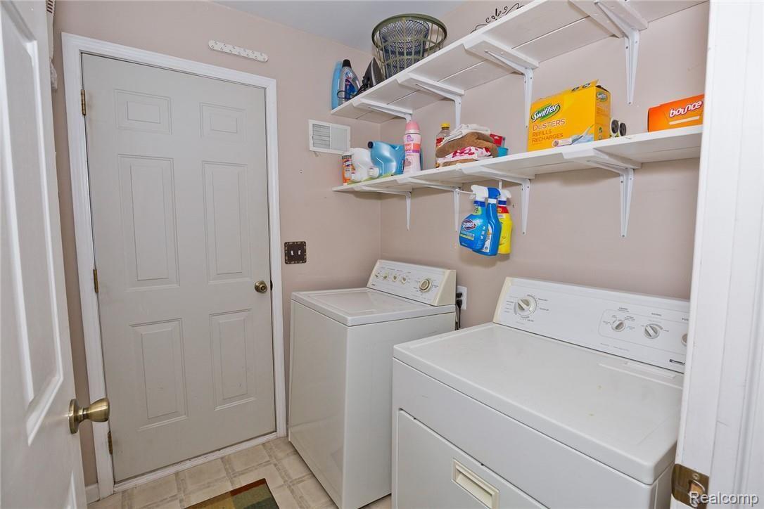 1361 Remsing Street Hartland, MI 48353 - Photo 31 of 33 592A6904.jpg