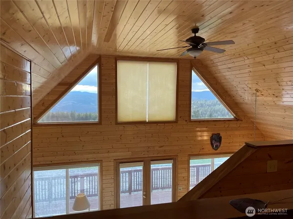 a view of a entryway