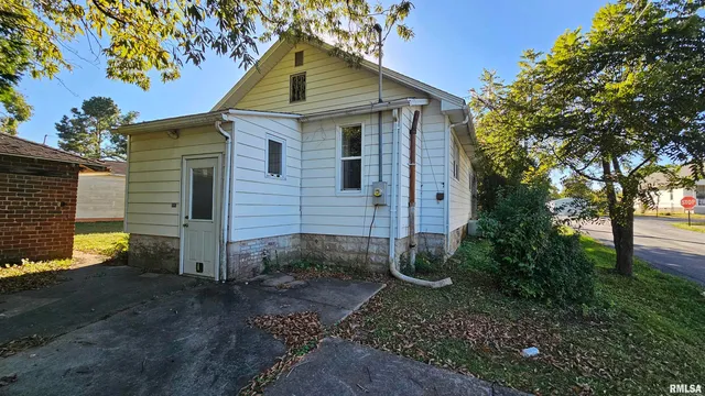 $79,999 | 1313 Newton Avenue, Johnston City, IL 62951