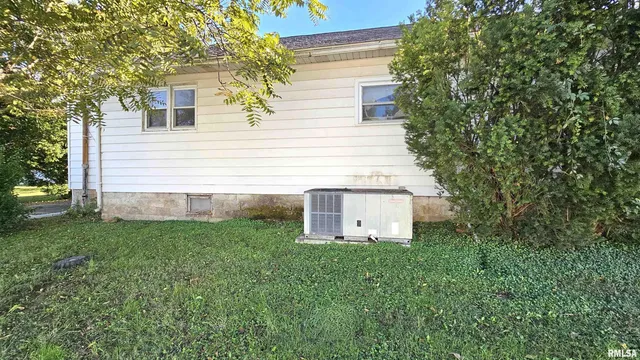 $79,999 | 1313 Newton Avenue, Johnston City, IL 62951