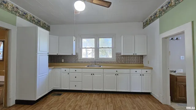 $79,999 | 1313 Newton Avenue, Johnston City, IL 62951