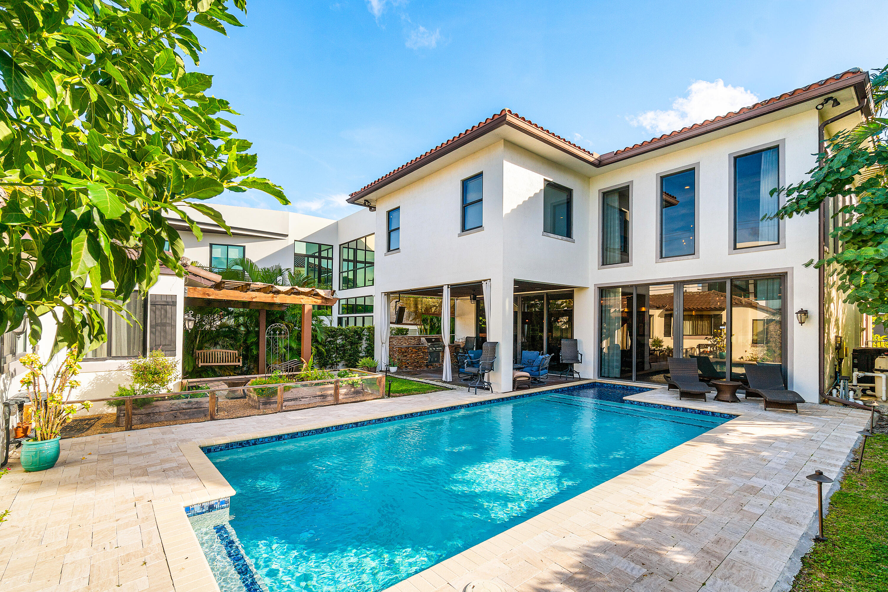 351 East Boca Raton Road Boca Raton, FL 33432 - Photo 2 of 26 Private pool