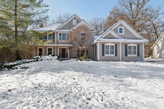 $599,900 | 600 Crosswind Lane, Lindenhurst, IL 60046