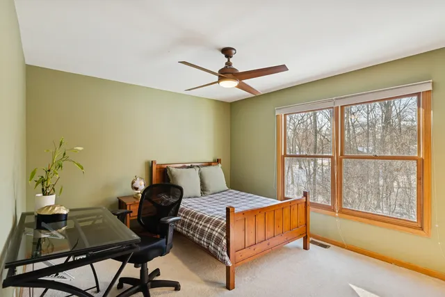 $599,900 | 600 Crosswind Lane, Lindenhurst, IL 60046