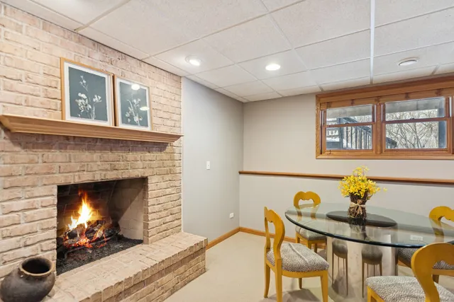 $599,900 | 600 Crosswind Lane, Lindenhurst, IL 60046