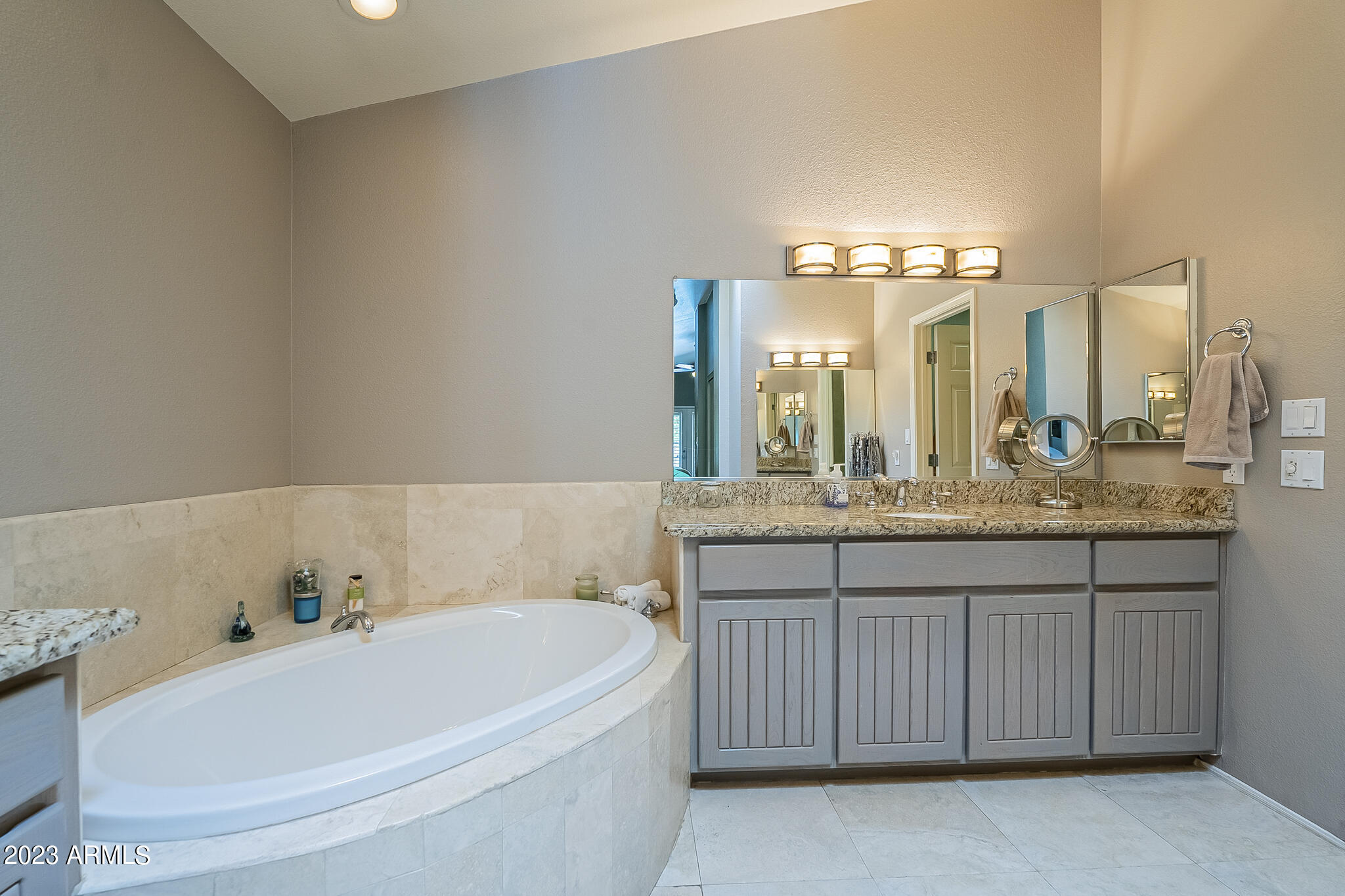 6301 North 4th Drive Phoenix, AZ 85013 - Photo 38 of 72 Primary bathroom 2