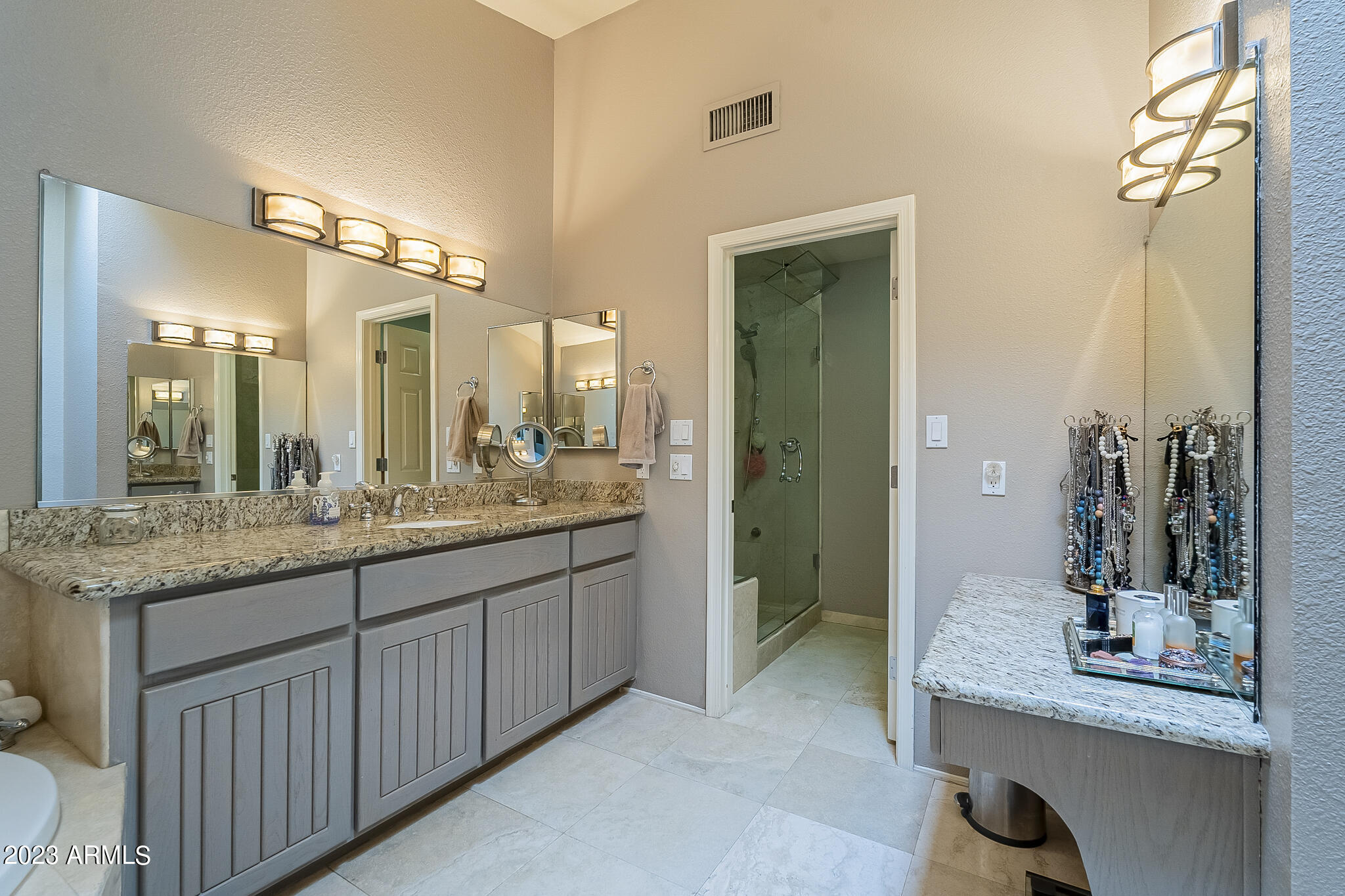 6301 North 4th Drive Phoenix, AZ 85013 - Photo 40 of 72 Primary bathroom